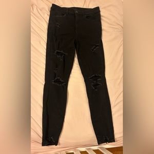 American Eagle, Size 12, next level ripped, black, high rise jeggings.